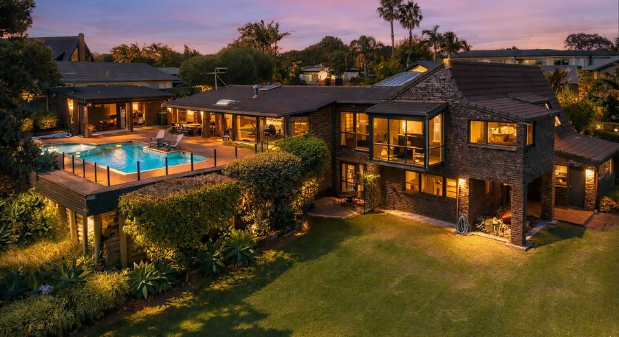  at 19 Sanctuary Point, Sunnyhills, Manukau City, Auckland