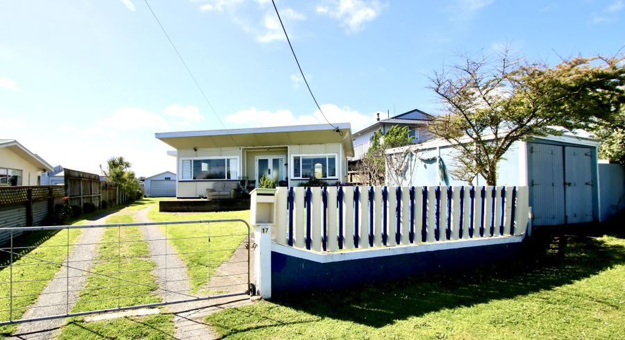  at 17 Andresen Street, Foxton Beach, Horowhenua, Manawatu / Whanganui