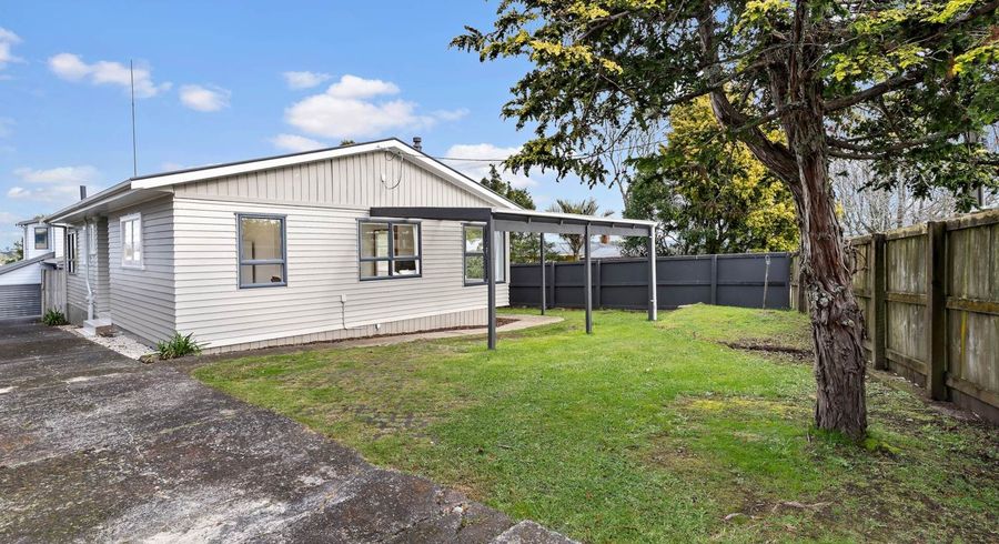  at 8A Valley View Road, Glenfield, North Shore City, Auckland