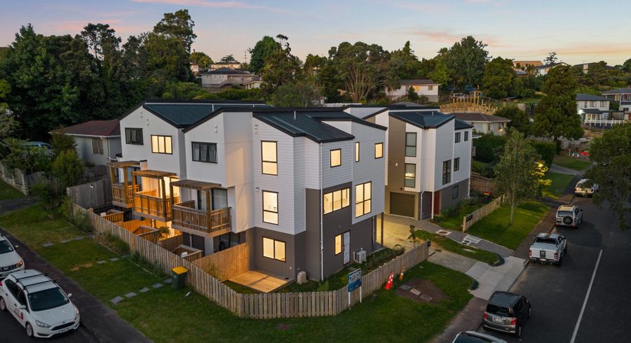  at Lot 4/2 Glenbervie Crescent, Massey, Waitakere City, Auckland