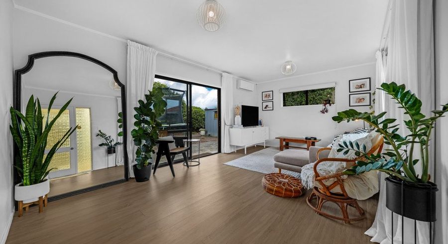  at 2/15 Berwyn Avenue, Takanini, Papakura, Auckland