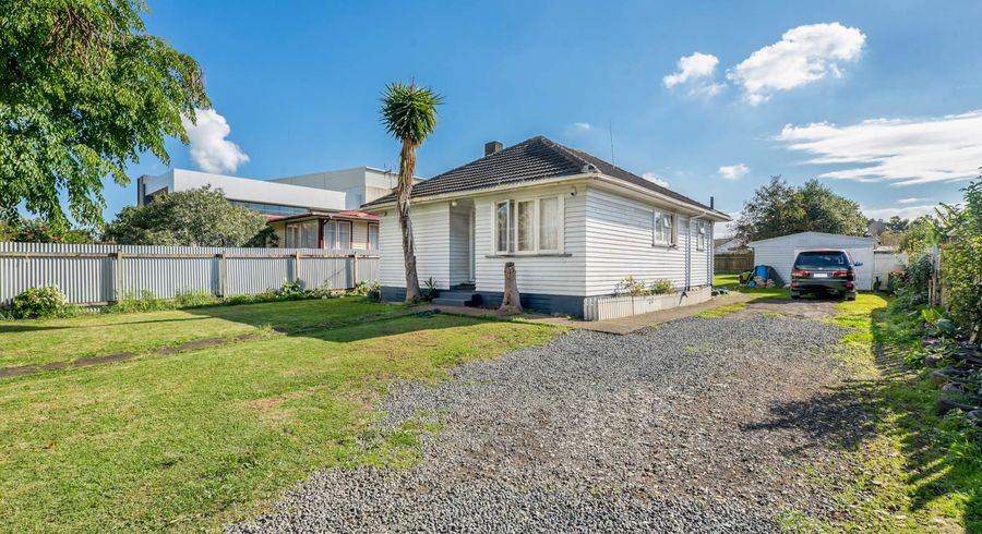  at 136 Favona Road, Favona, Auckland
