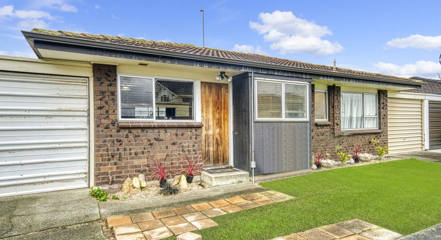  at 2/21 Berwyn Avenue, Takanini, Papakura, Auckland