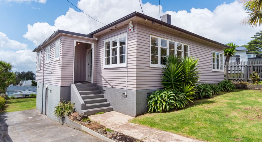  at 33 Kawau Road, Greenlane, Auckland