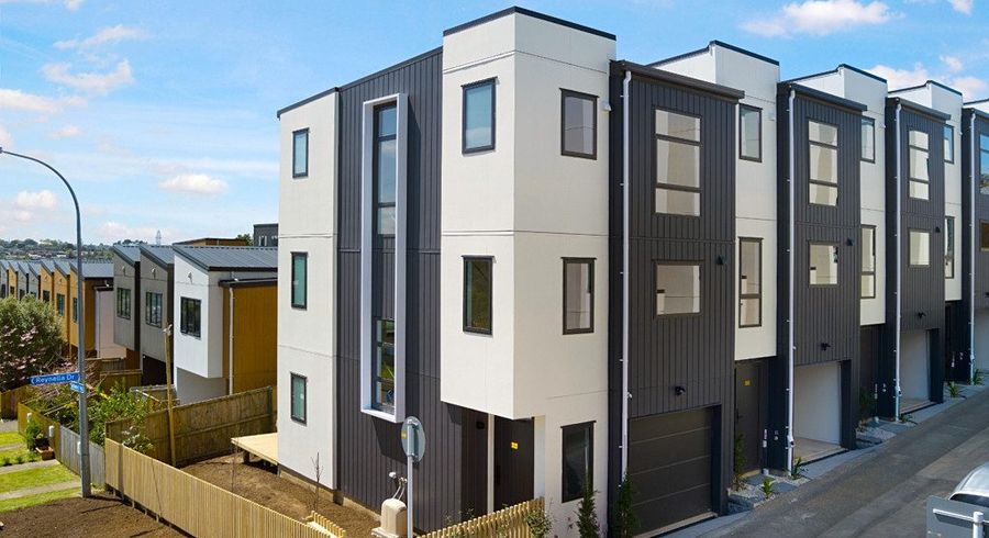  at 1/16 Hewlett road, Massey, Waitakere City, Auckland