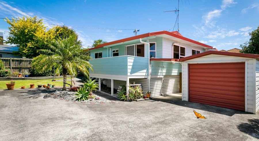  at 1/208 Royal Road, Royal Heights, Waitakere City, Auckland