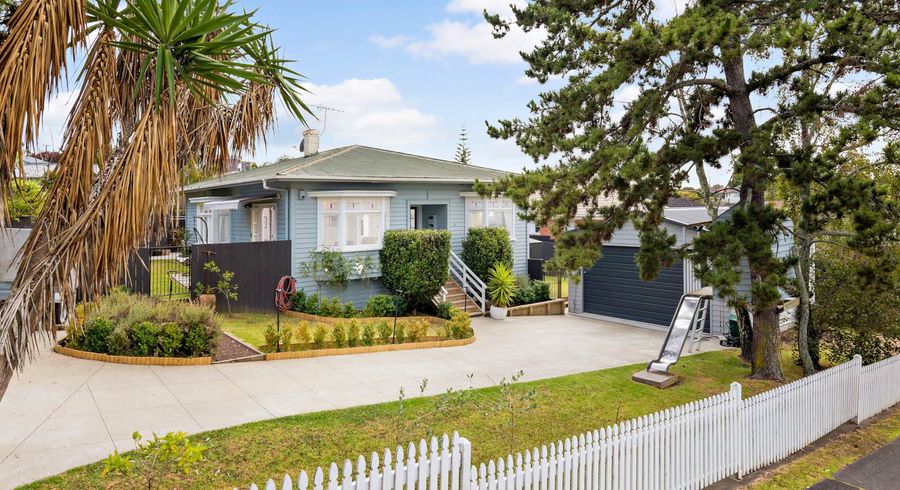  at 19 Hill Road, Papatoetoe, Auckland