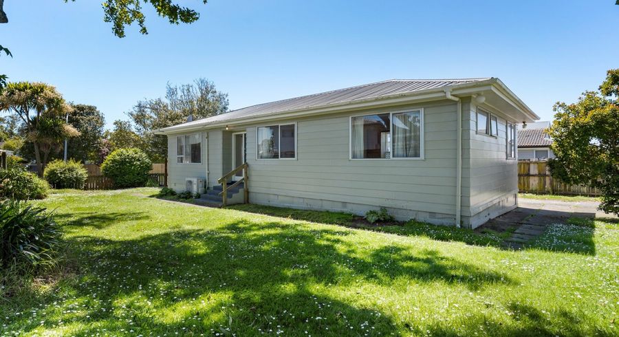  at 27 Becker Drive, Weymouth, Manukau City, Auckland