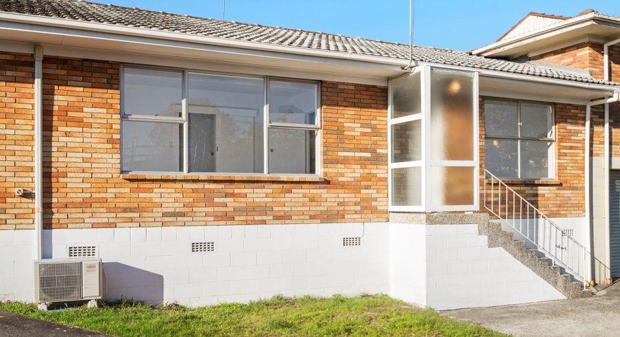 at 2/180 Bayswater Avenue, Bayswater, Auckland