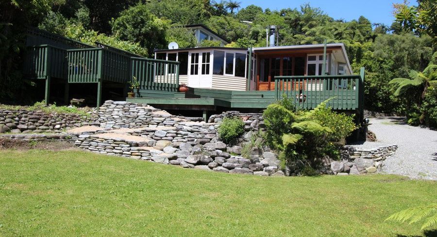  at 15 Weenink Road, Karoro, Grey, West Coast