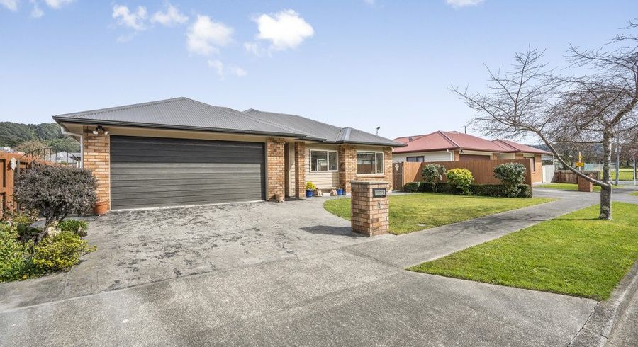  at 4 Woodland Grove, Wainuiomata, Lower Hutt
