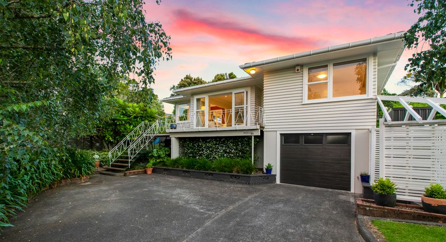  at 12 Glenroy Place, Green Bay, Auckland
