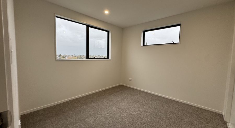  at 12 McQuarrie Avenue, Wattle Downs, Manukau City, Auckland