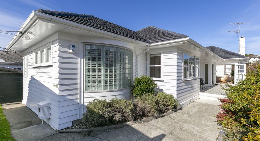  at 8 Bristow Place, Karori, Wellington