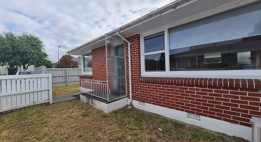  at 1/28 Aikmans Road, Merivale, Christchurch City, Canterbury