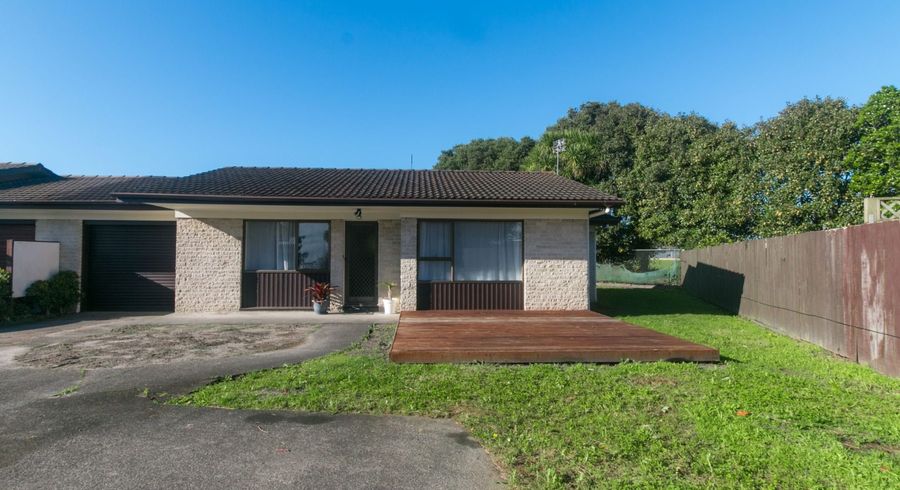  at 2/13 Frank Evans Place, Henderson, Waitakere City, Auckland
