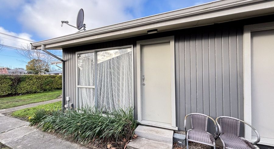  at 2/206 Hastings Street East, Waltham, Christchurch City, Canterbury