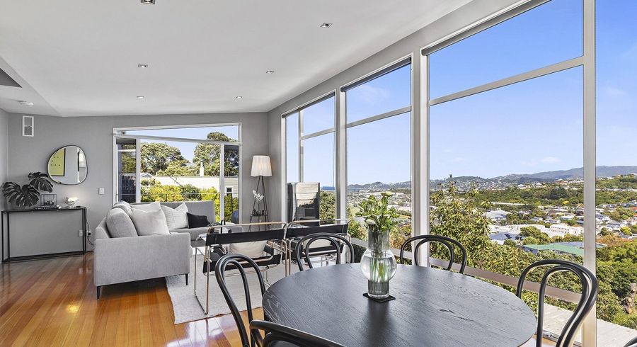  at 121 Nevay Road, Miramar, Wellington