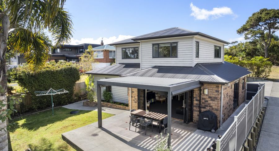  at 168 Cliff View Drive, Green Bay, Auckland