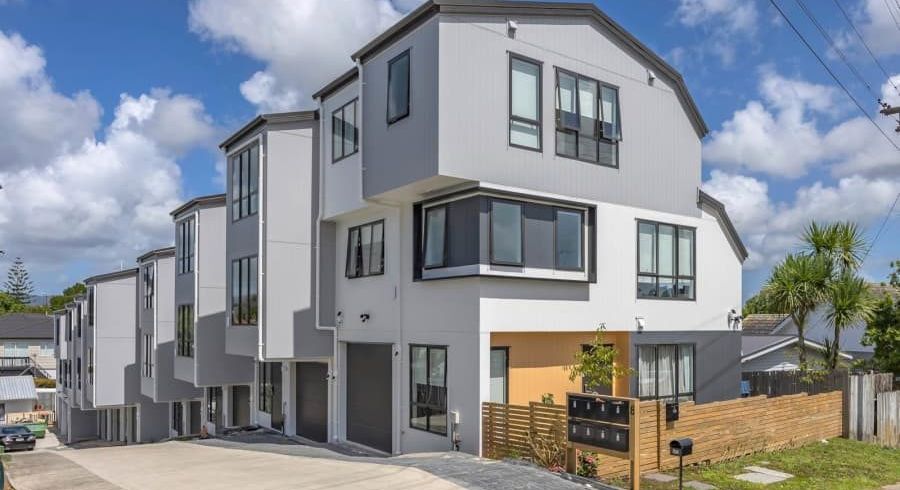  at 1/8 Sheehan Road, Te Atatu South, Auckland