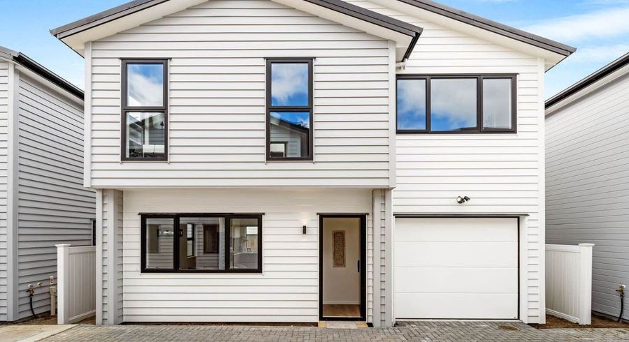  at 8/25 Swanson Road, Henderson, Waitakere City, Auckland