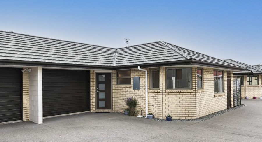  at 2/67 Marshland Road, Shirley, Christchurch City, Canterbury