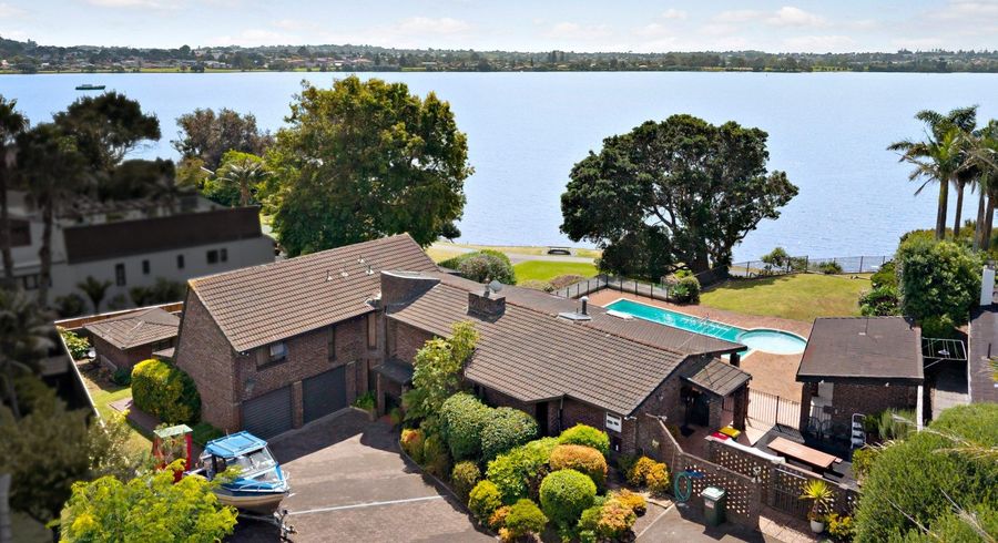  at 19 Sanctuary Point, Sunnyhills, Manukau City, Auckland