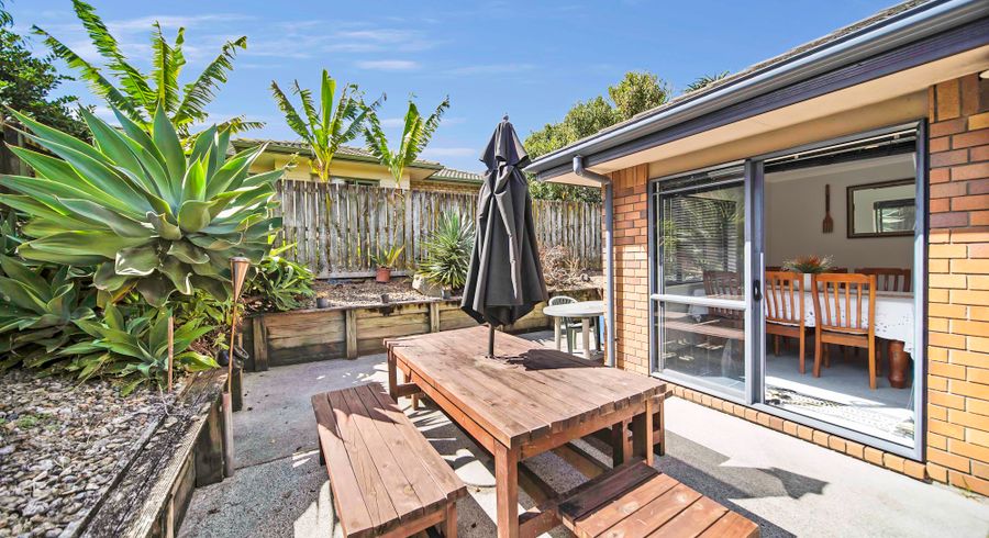  at 12 Brunswick Rise, Mangere, Auckland