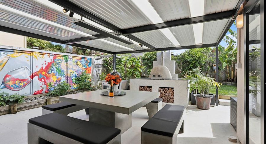  at 4 Cellarmans Street, Te Atatu Peninsula, Waitakere City, Auckland