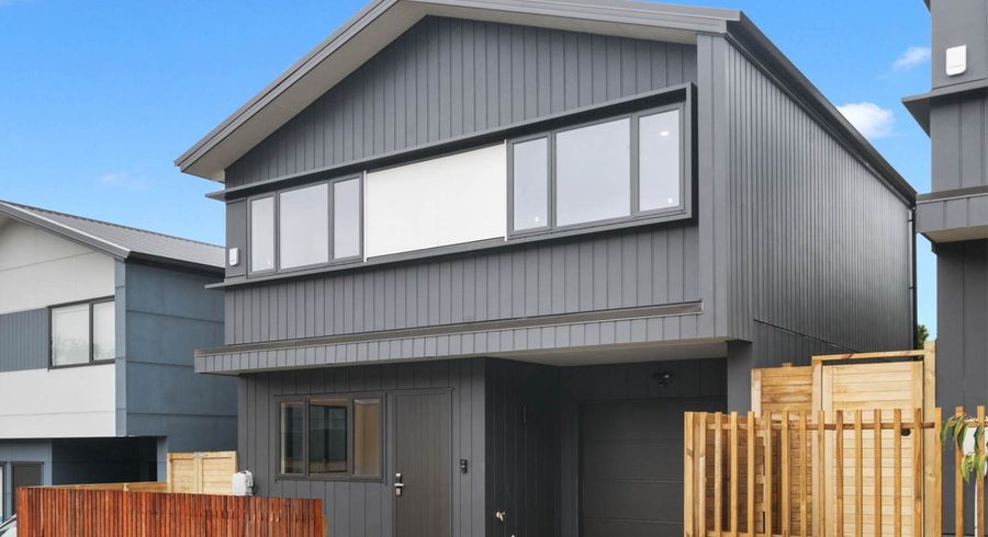  at 10 Pumau Place, Flat Bush, Manukau City, Auckland