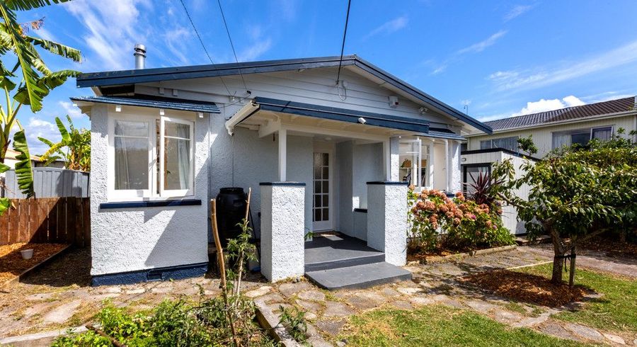  at 1/88 Lynwood Road, New Lynn, Auckland