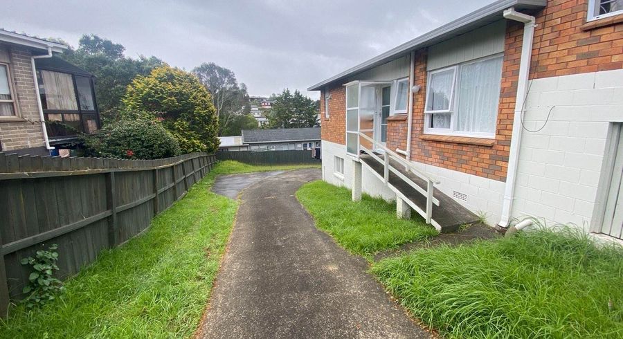  at 2/9 Ayton Drive, Totara Vale, North Shore City, Auckland