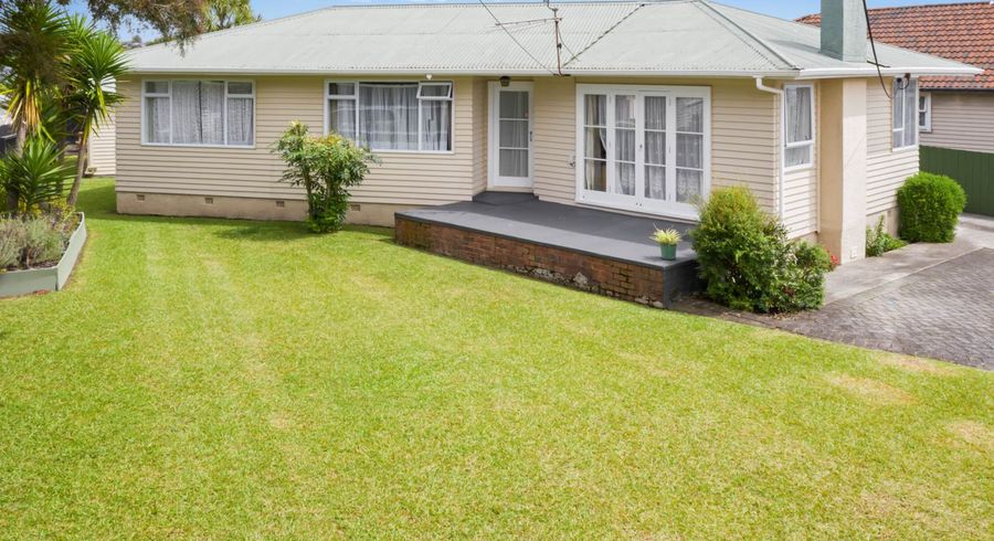 at 33 Barrys Road, Glendene, Auckland