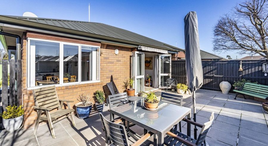  at 2/12 Giles Place, Shirley, Christchurch