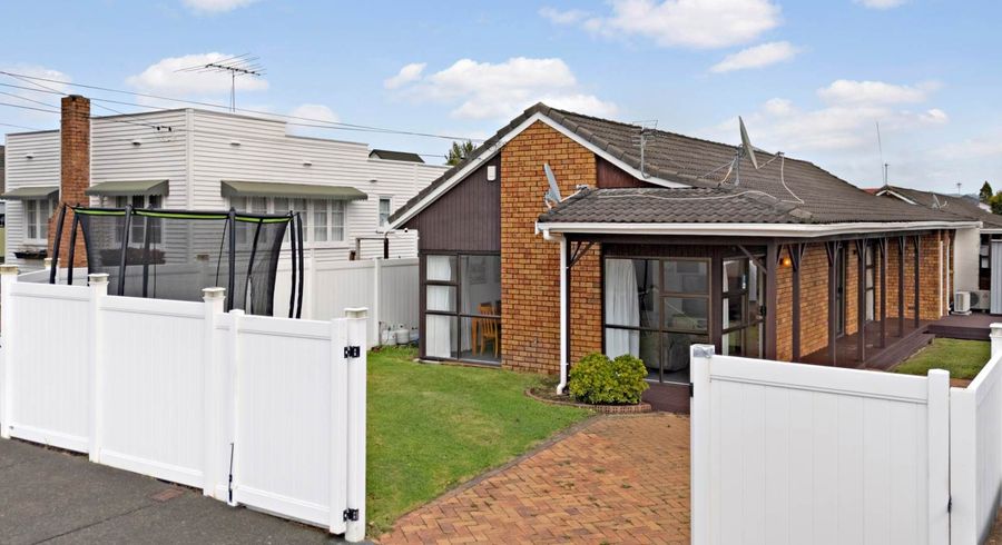  at 1/433 Blockhouse Bay Road, Blockhouse Bay, Auckland City, Auckland