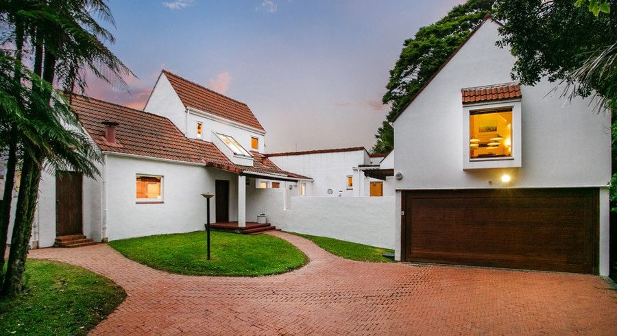  at 531 Scenic Drive, Waiatarua, Auckland