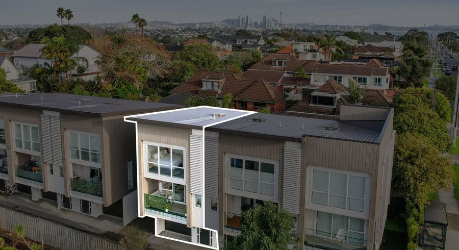  at 3/4 Jutland Road, Hauraki, North Shore City, Auckland
