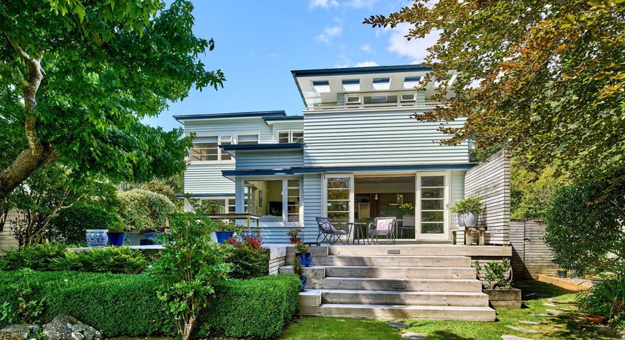  at 33 Cheviot Road, Lowry Bay, Lower Hutt, Wellington