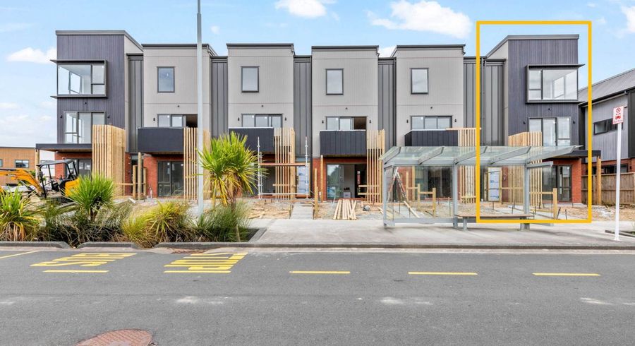  at 1/74 Wallace Road, Mangere Bridge, Auckland