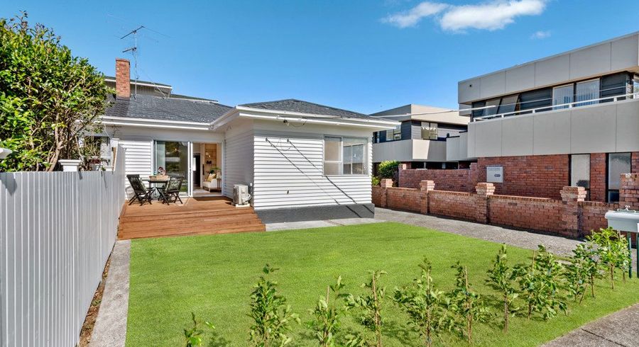  at 1/37 Patteson Avenue, Mission Bay, Auckland