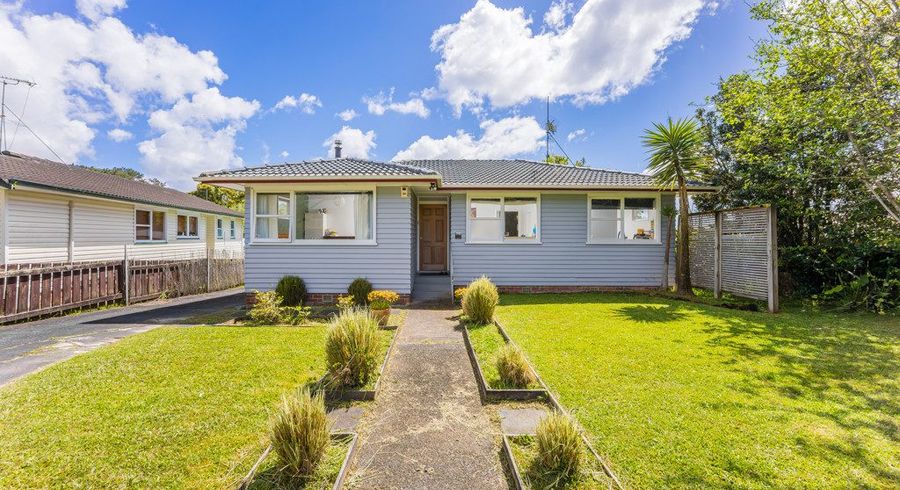  at 5 Pendlebury Street, Green Bay, Auckland