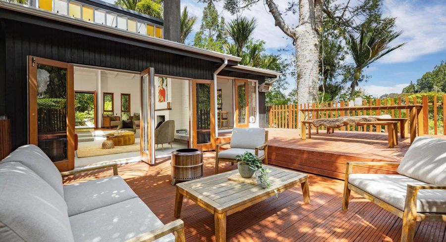  at 15 Valley View Road, Titirangi, Waitakere City, Auckland
