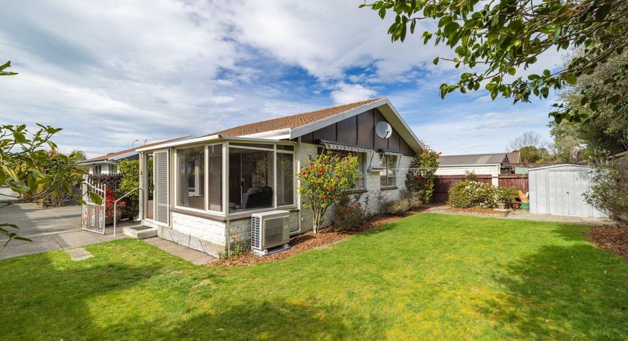  at 2/45 Valecrest Avenue, Parklands, Christchurch