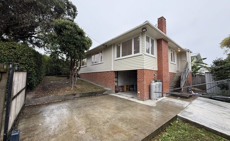  at 1 Adriatic Avenue, Henderson, Waitakere City, Auckland