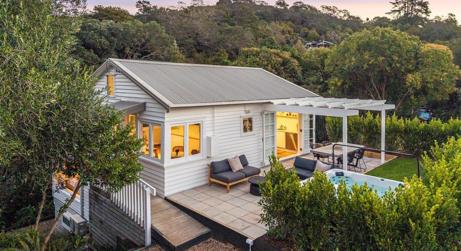  at 25 Tahatai Road, Oneroa, Waiheke Island, Auckland