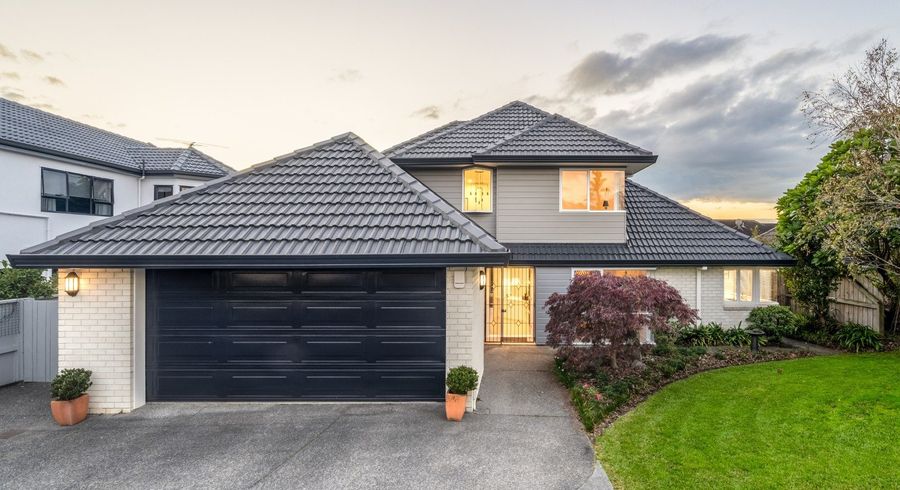  at 2/67 Simmental Crescent, Somerville, Manukau City, Auckland