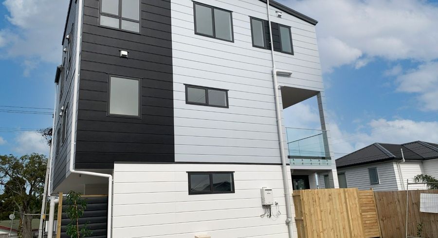  at 2/55 Bolton Street, Blockhouse Bay, Auckland City, Auckland