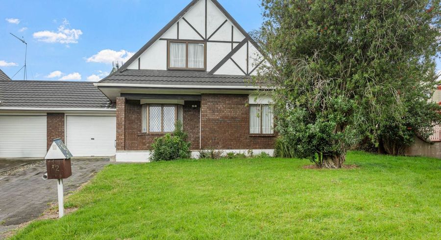  at 2/2 Photinia Place, Botany Downs, Manukau City, Auckland