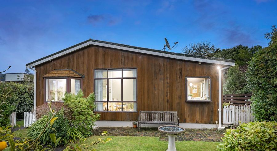  at 15 ROCK ISLE ROAD, Torbay, North Shore City