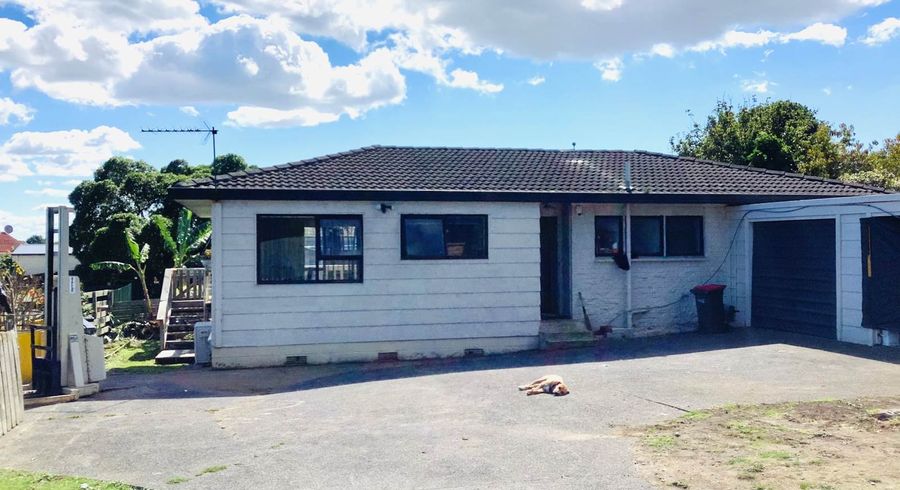  at 2/18 Frobisher Way, Clendon Park, Auckland